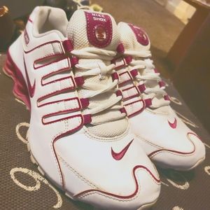 Women's Size 8 Nike Shox